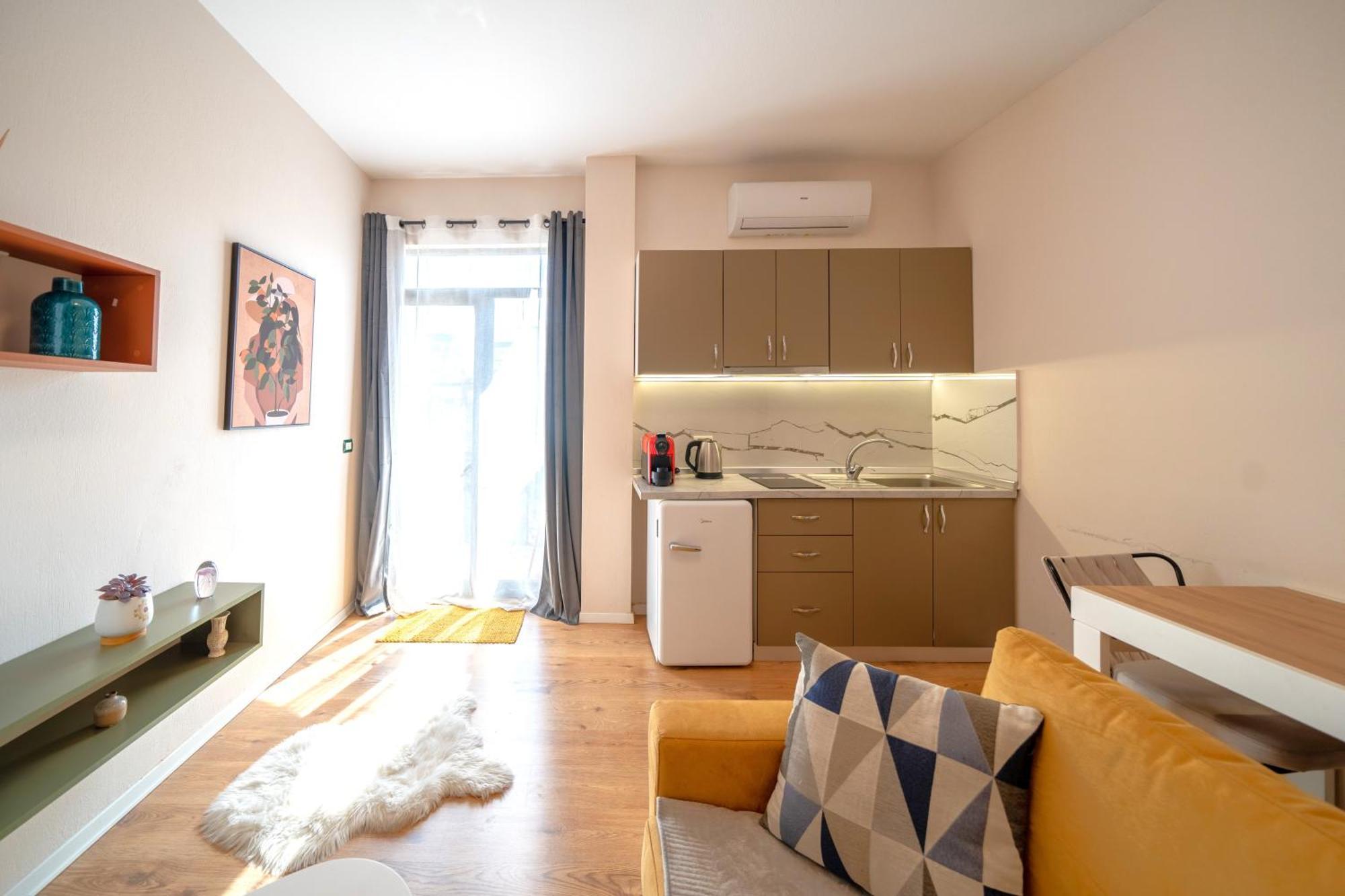 Colorful Comfy Condo Central Tirana Exterior photo