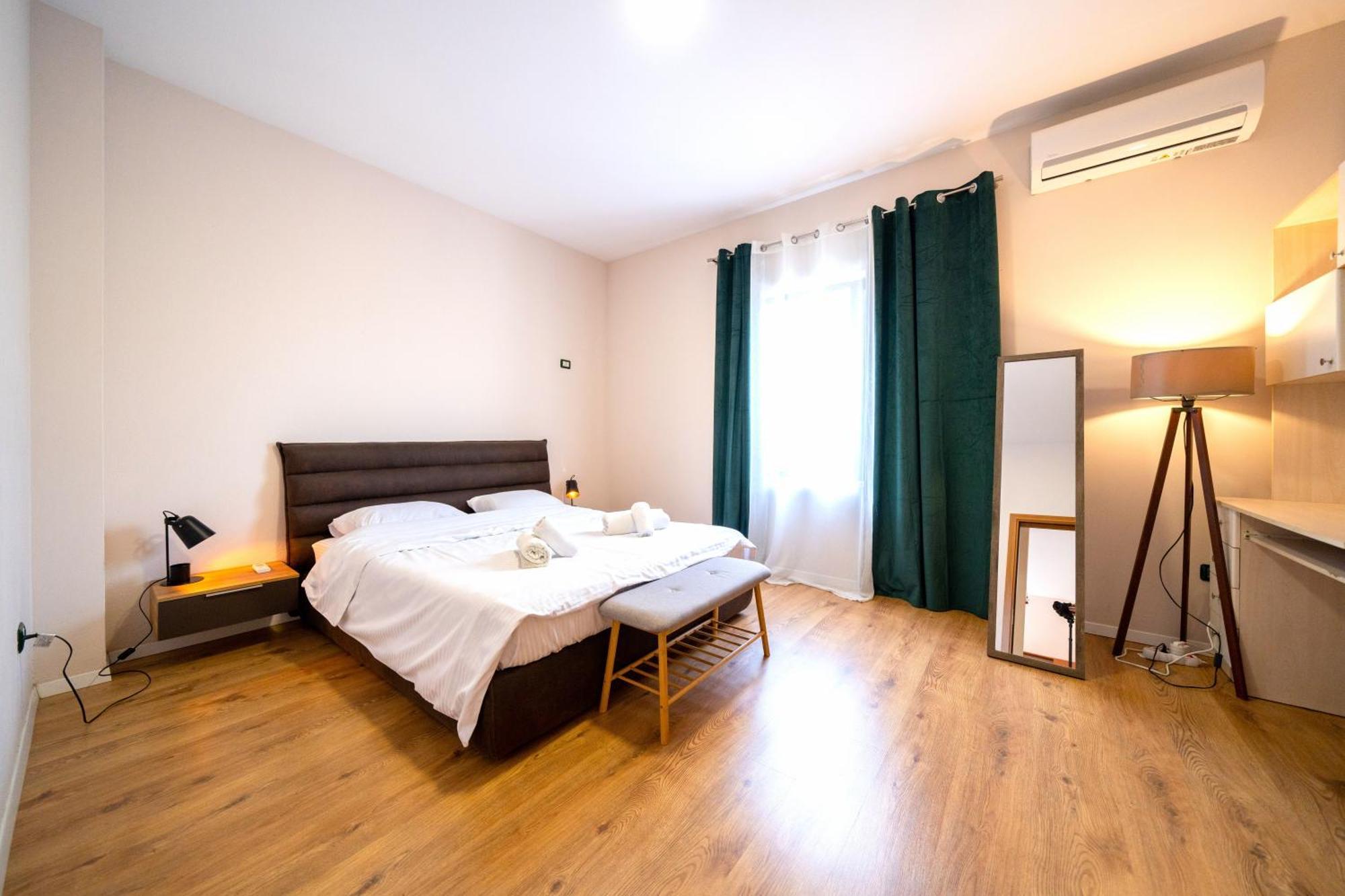Colorful Comfy Condo Central Tirana Exterior photo