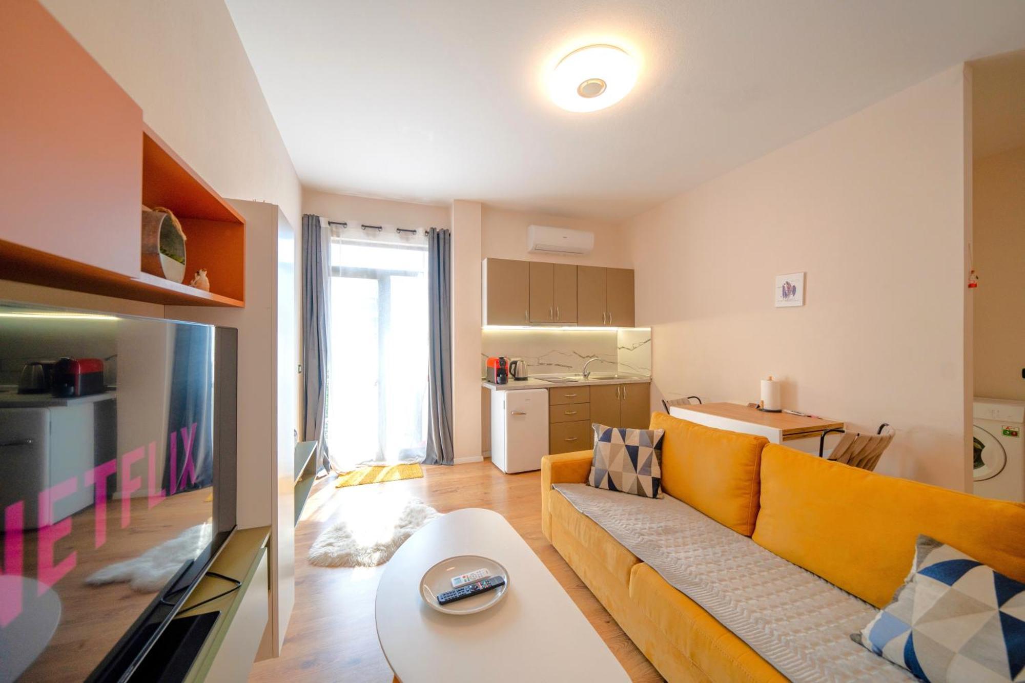Colorful Comfy Condo Central Tirana Exterior photo