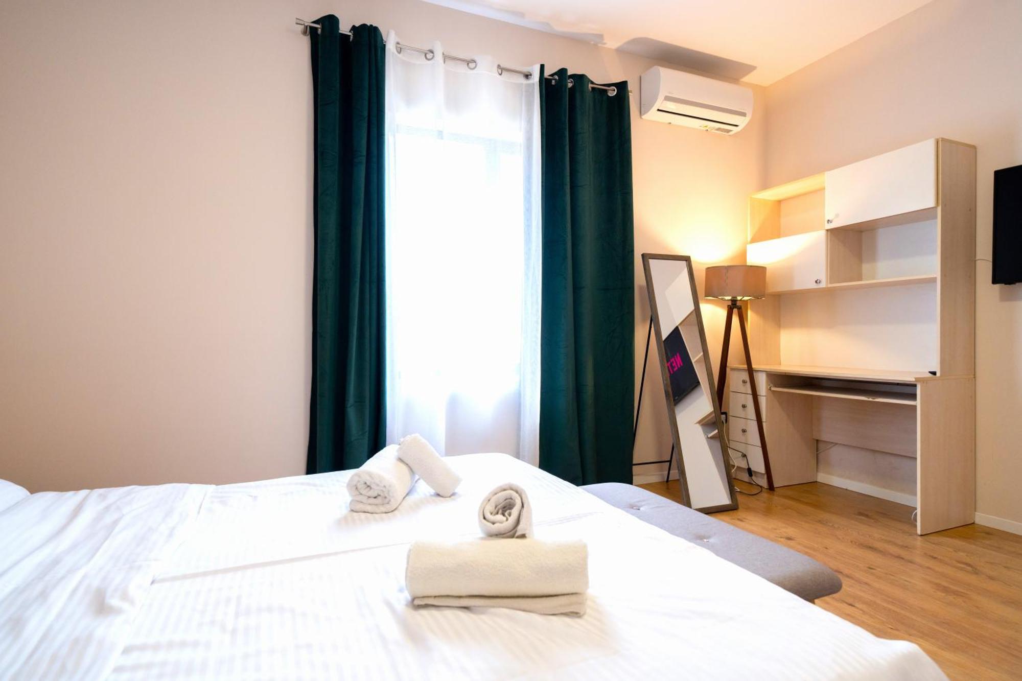 Colorful Comfy Condo Central Tirana Exterior photo